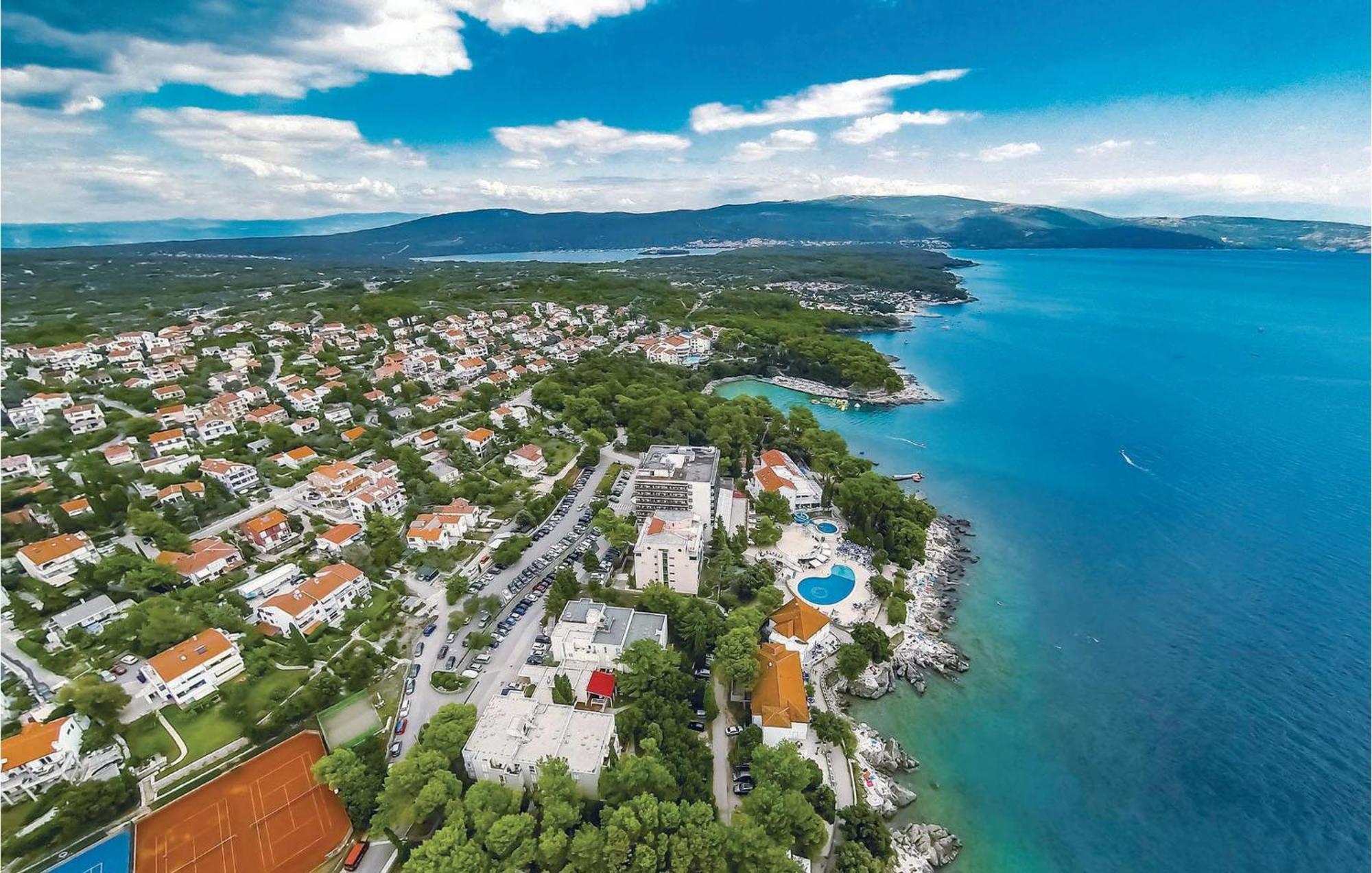 1 Bedroom Beautiful Apartment In Vrh Vrh  Exterior foto